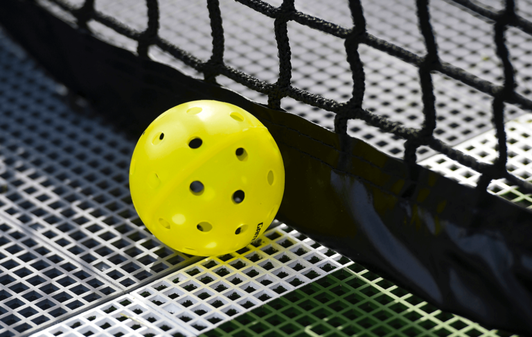 Best pickleball nets under $400 for tennis courts